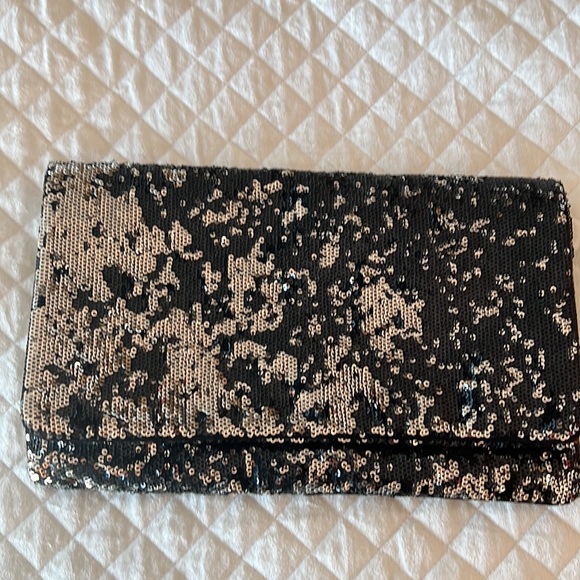 BCBG MaxAzria sequined clutch condition like new - Picture 4 of 4